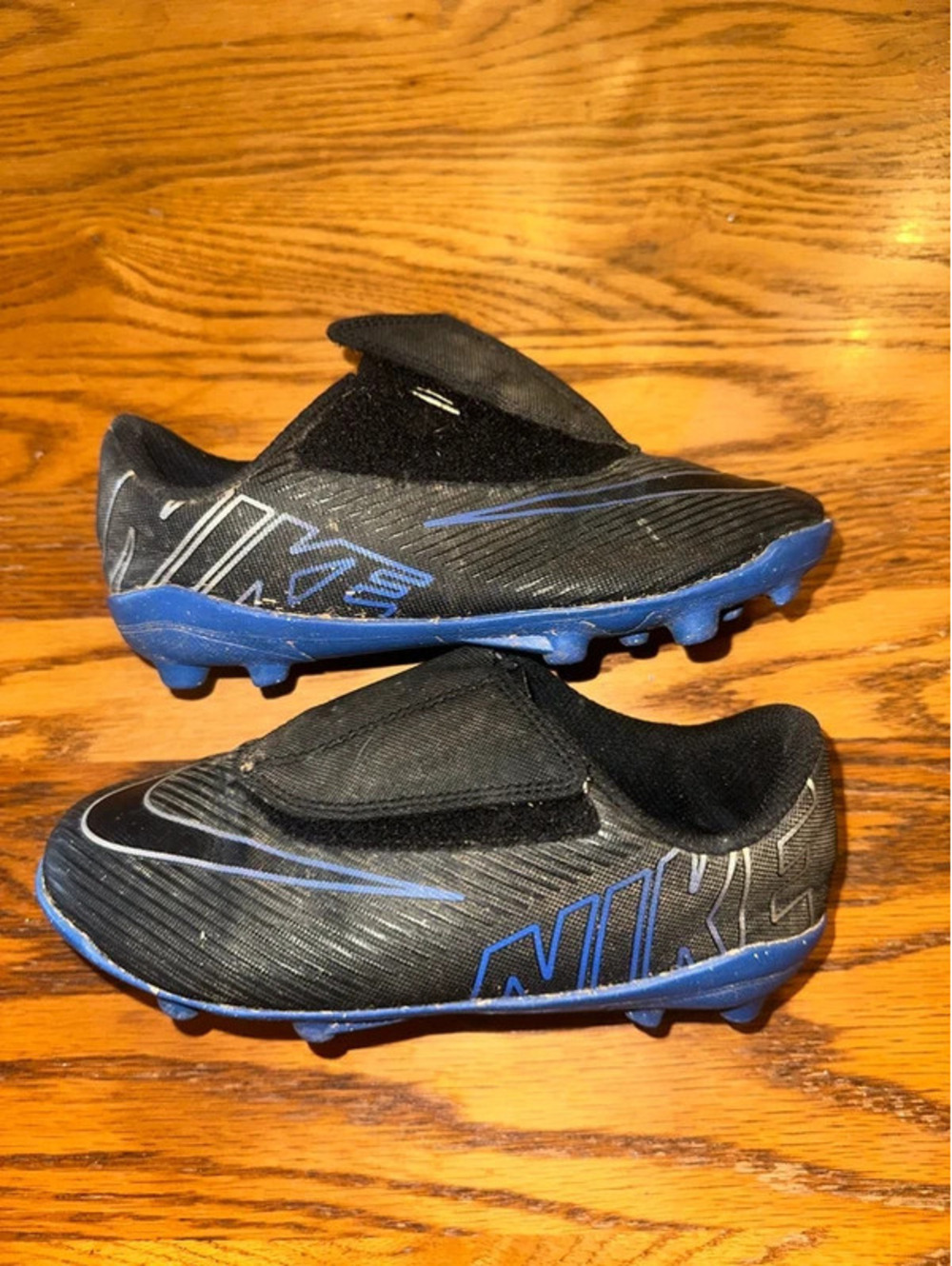 Nike soccer cleats size 12.5